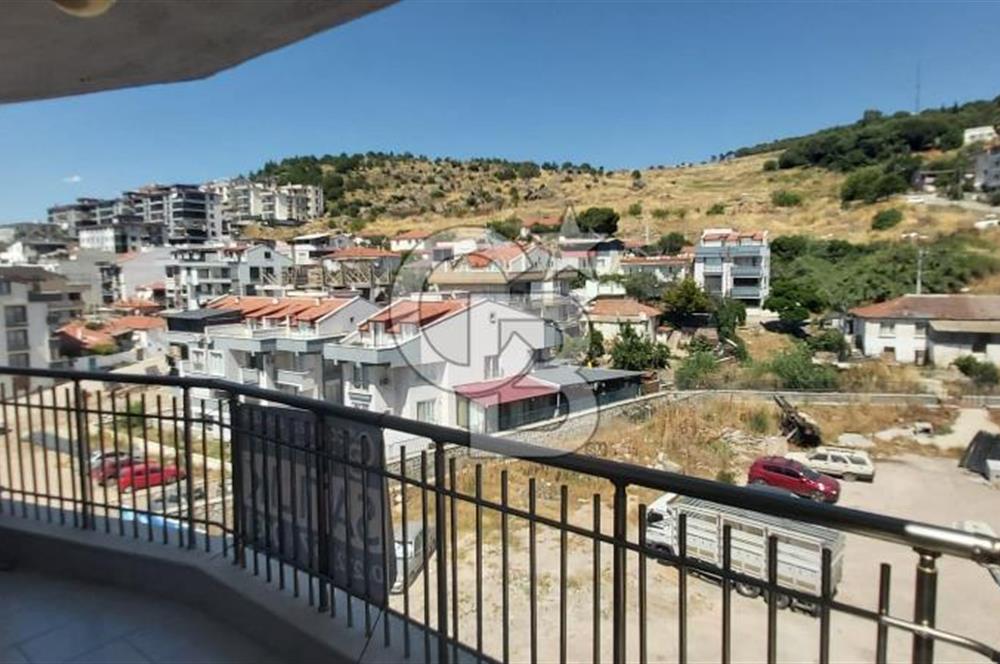 Dikili İsmetpaşa Mahallesinde Satılık 4+1 Dubleks Dire