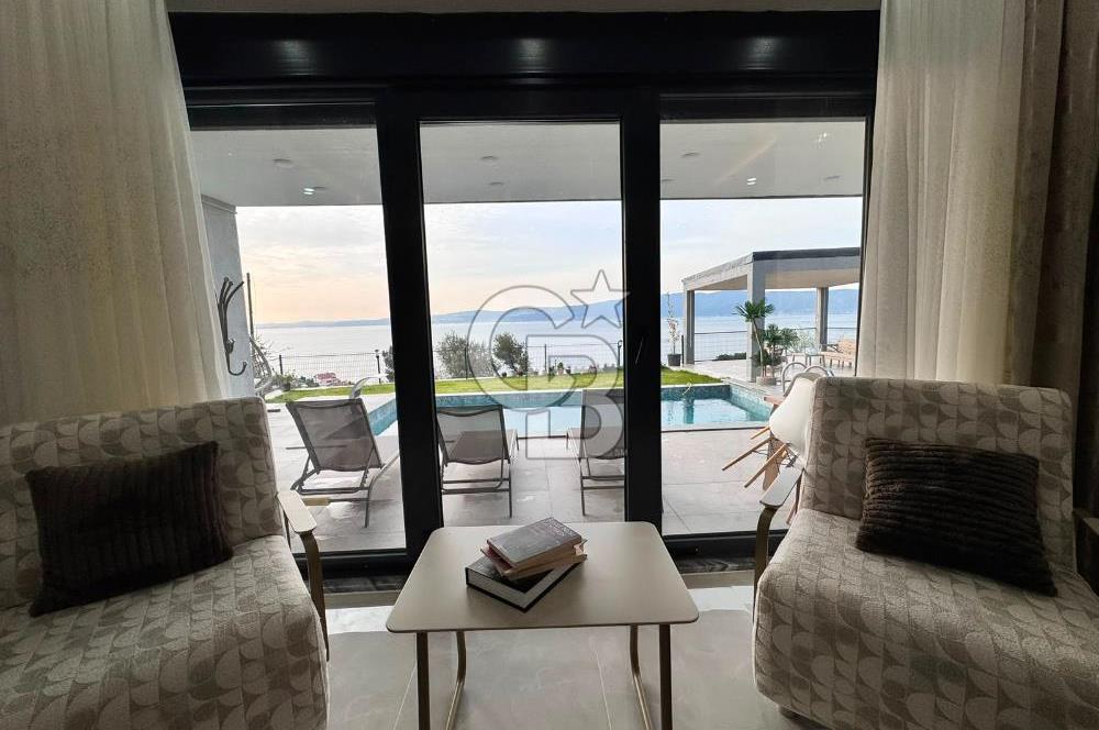 Panoramik Deniz Manzaralı Havuzlu Turizm Belgeli Lüks Villa