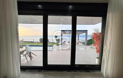 Panoramik Deniz Manzaralı Havuzlu Turizm Belgeli Lüks Villa