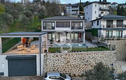 Panoramik Deniz Manzaralı Havuzlu Turizm Belgeli Lüks Villa