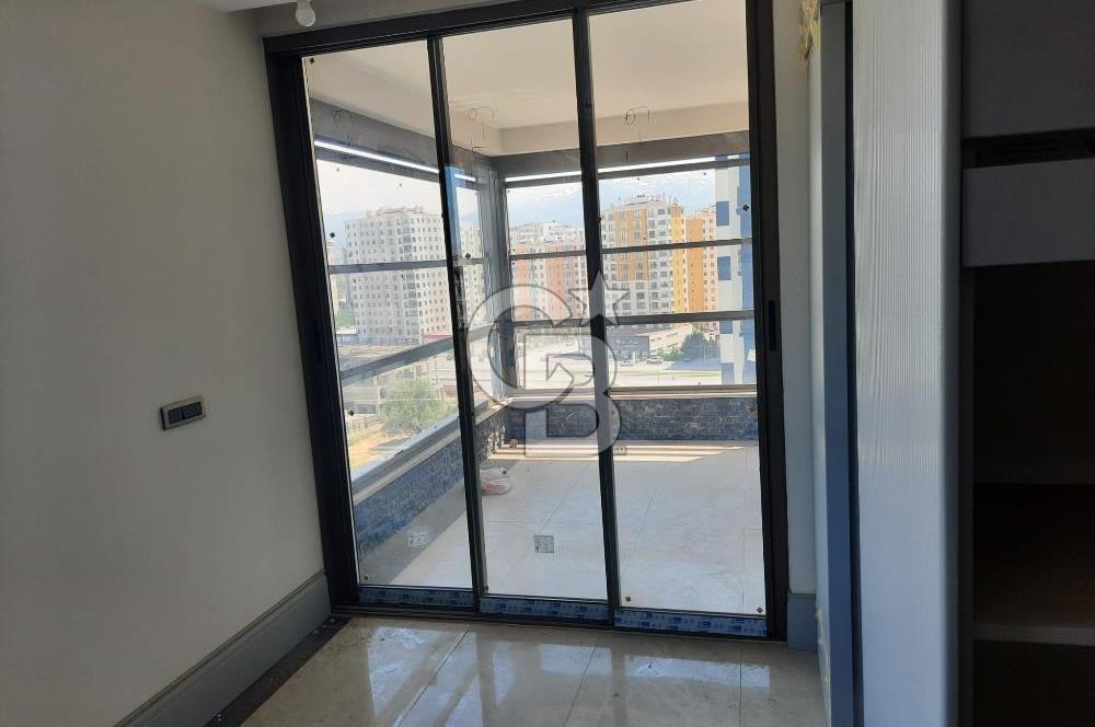 YAKUT MAH.REFORM MARİN SİTESİNDE KİRALIK 4+1 SIFIR LUX DAİRE