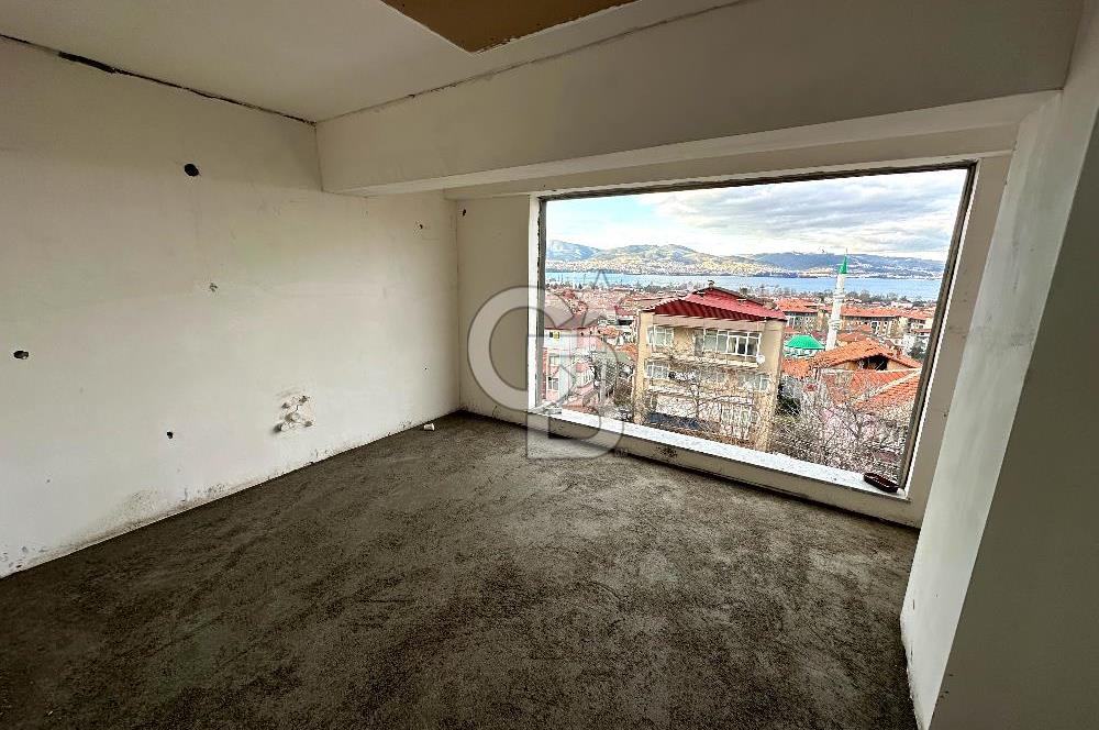 Gölcük Yeni Mahallede Yerden Isıtmalı Satılık Daire