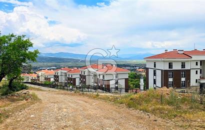 Serinhisar Şaireşref de 593 M² 2 Kat %40 İmarlı Satılık Arsa