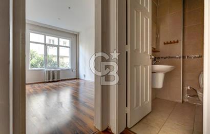 Suadiye'de Kiralık 2+1 Merkezi Sistemli Ferah Daire