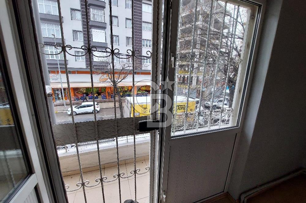 Pendik Bahçelievler Mahallesi çarşı 105 m2 net kiralık 3+1 daire