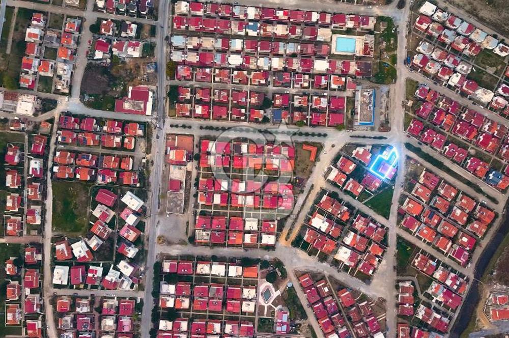 Kuşadası Davutlar Güzelçamlı Triplex Satılık 4+1 Yazlık Villa