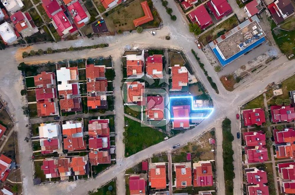 Kuşadası Davutlar Güzelçamlı Triplex Satılık 4+1 Yazlık Villa
