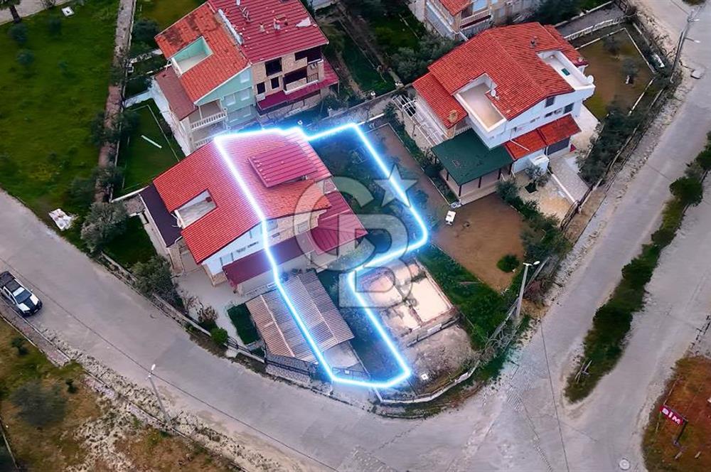 Kuşadası Davutlar Güzelçamlı Triplex Satılık 4+1 Yazlık Villa
