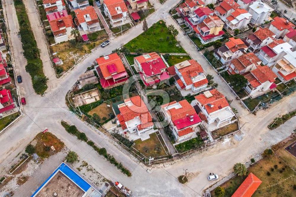Kuşadası Davutlar Güzelçamlı Triplex Satılık 4+1 Yazlık Villa