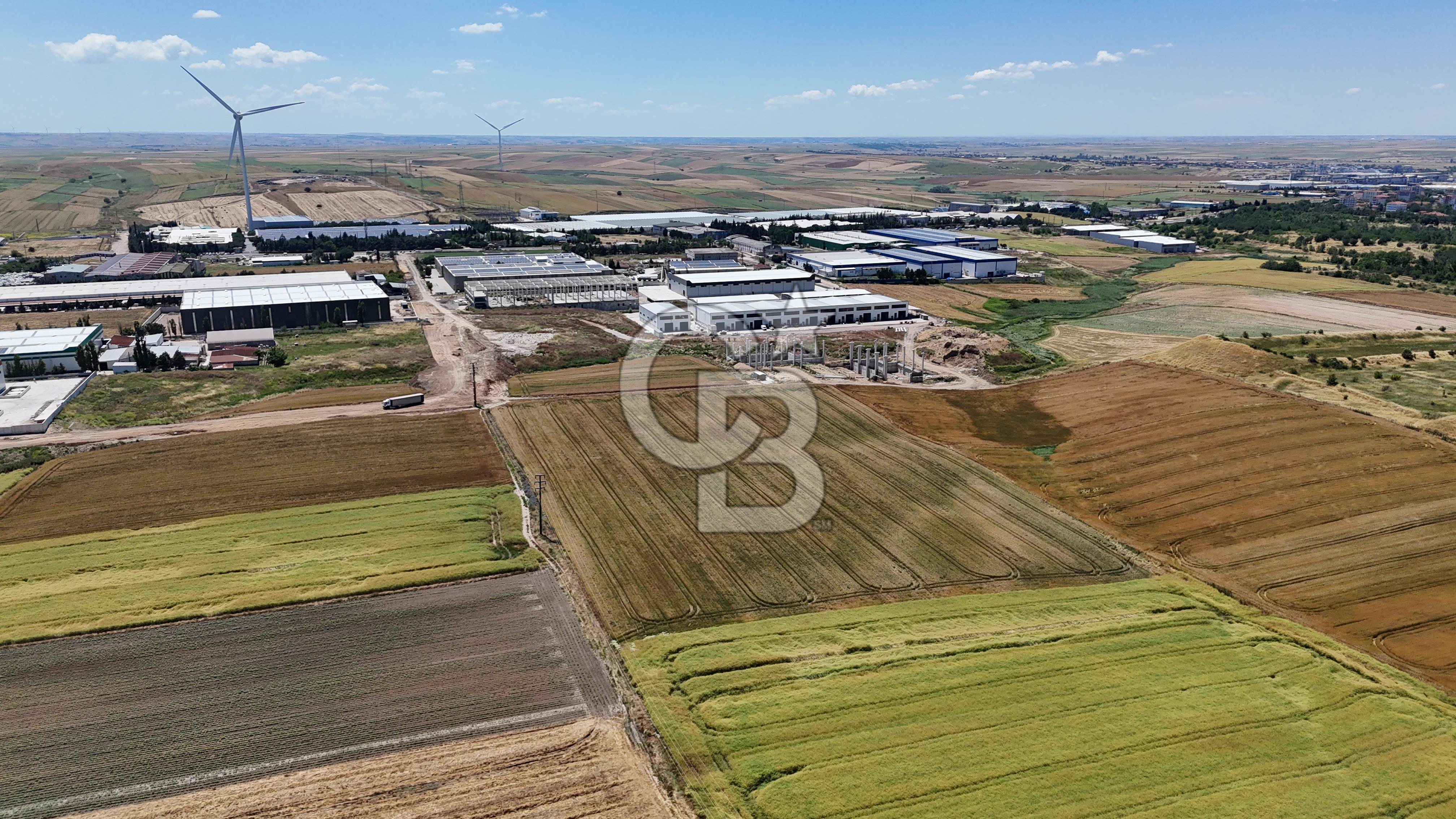 SATILIK ERGENE ULAŞ BÖLGESİNDE 28.675 M² E:0.5 SANAYİ ARSASI
