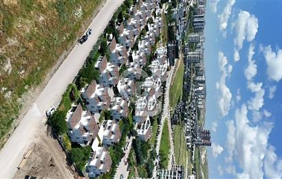 BAĞLICA 4+1  SİTE İÇİNDE MÜSTAKİL 470M2 ARSA PAYLI DAİRE FİYATINA VİLLA