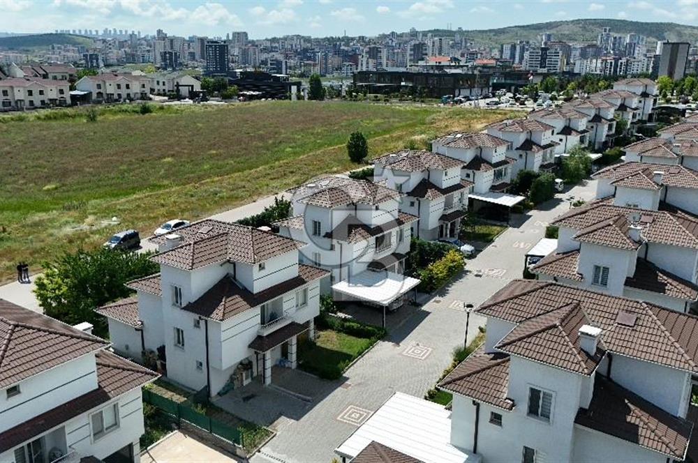 BAĞLICA 4+1  SİTE İÇİNDE MÜSTAKİL 470M2 ARSA PAYLI DAİRE FİYATINA VİLLA