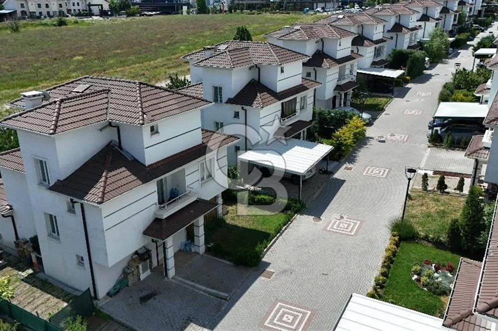 BAĞLICA 4+1  SİTE İÇİNDE MÜSTAKİL 470M2 ARSA PAYLI DAİRE FİYATINA VİLLA