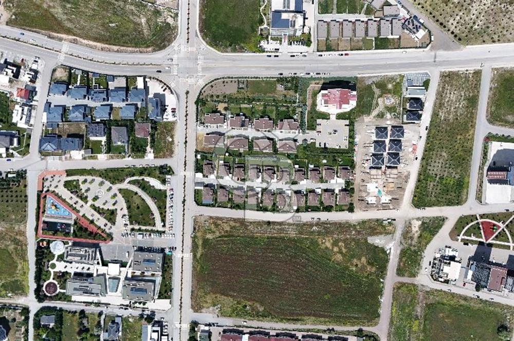BAĞLICA 4+1  SİTE İÇİNDE MÜSTAKİL 470M2 ARSA PAYLI DAİRE FİYATINA VİLLA