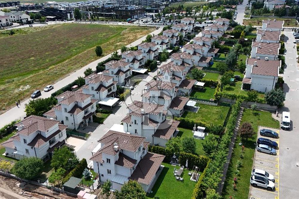 BAĞLICA 4+1  SİTE İÇİNDE MÜSTAKİL 470M2 ARSA PAYLI DAİRE FİYATINA VİLLA