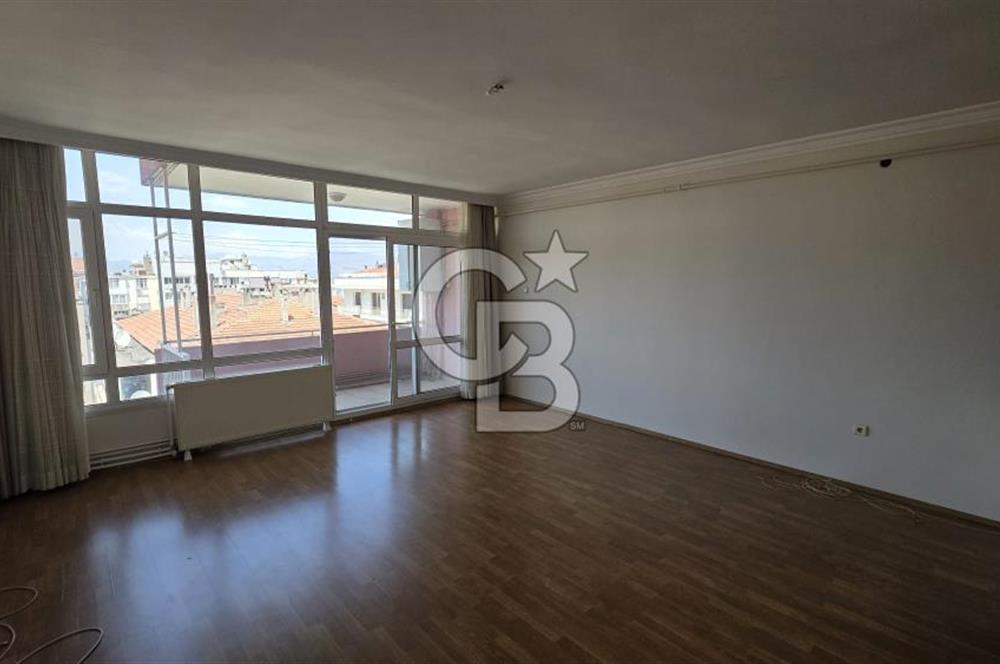 Basın Sitesi'nde Mükemmel Konumda, Çok Kullanışlı 95 m2 2+1
