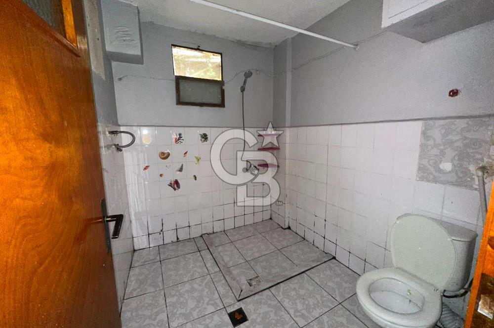BORNOVA YEŞİLOVA'DA KOMPLE SATILIK APARTMAN