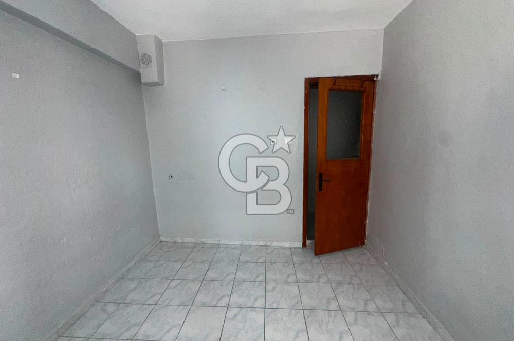 BORNOVA YEŞİLOVA'DA KOMPLE SATILIK APARTMAN