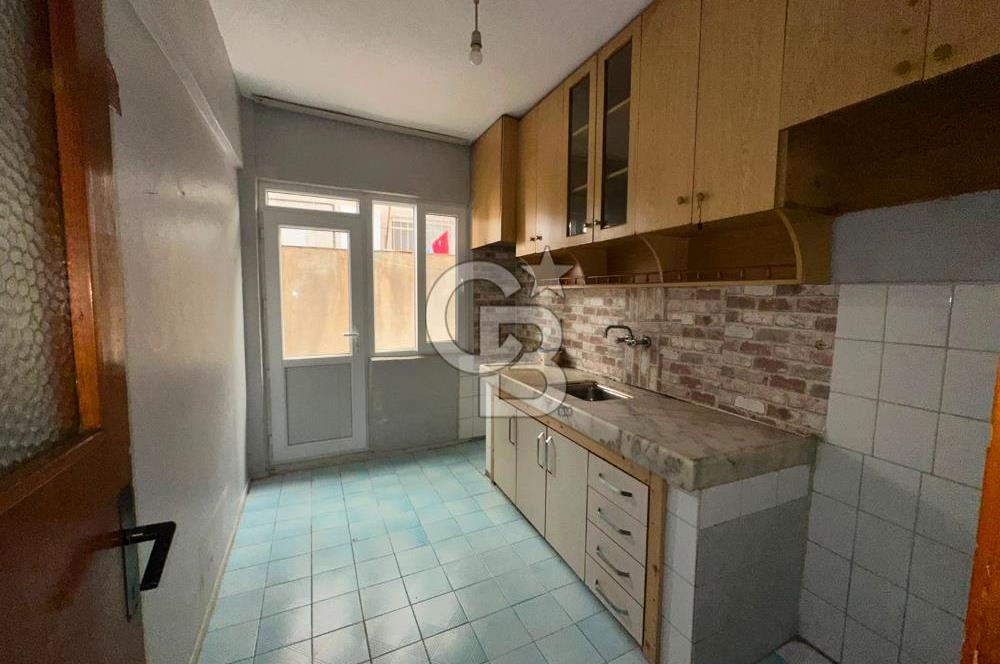 BORNOVA YEŞİLOVA'DA KOMPLE SATILIK APARTMAN