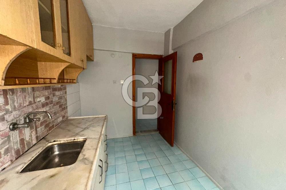 BORNOVA YEŞİLOVA'DA KOMPLE SATILIK APARTMAN