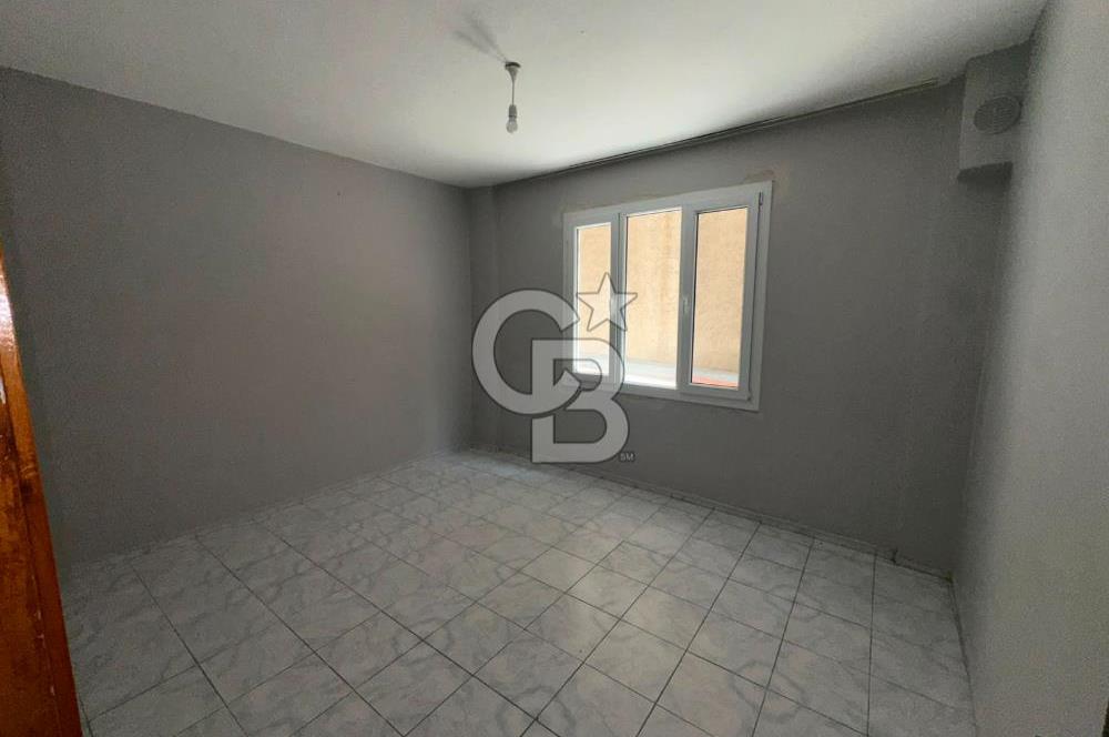 BORNOVA YEŞİLOVA'DA KOMPLE SATILIK APARTMAN