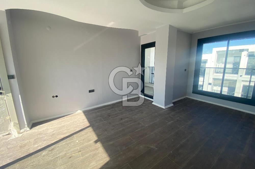İzmir Torbalı Ayrancılarda Site İçerisinde Satılık Tripleks Villa