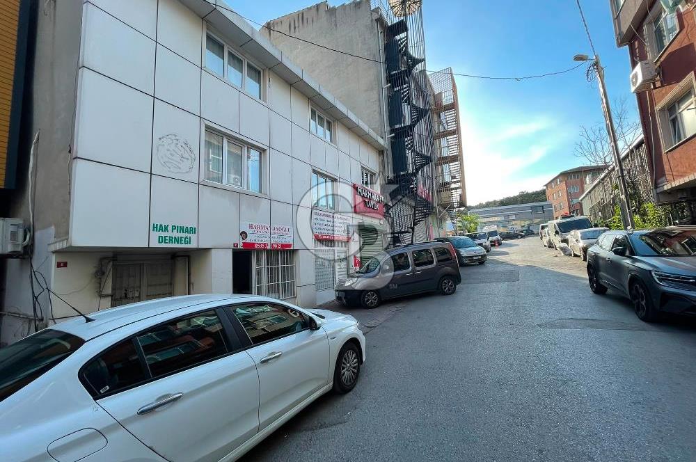 Ümraniye Esenşehir Necip Fazıl Bulvar Komple Satılık Ticari Bina