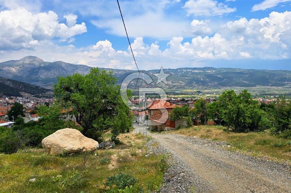 Serinhisar Şaireşref de 515 M² 2 Kat %40 İmarlı Satılık Arsa
