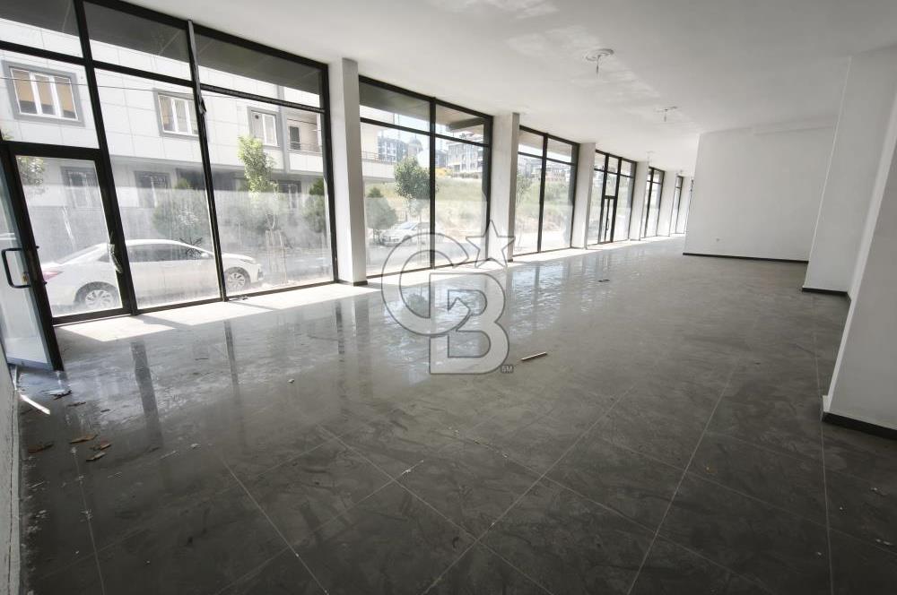 SATILIK ARNAVUTKÖY TAŞOLUK'TA 500 M² VİTRİNLİ DÜKKAN