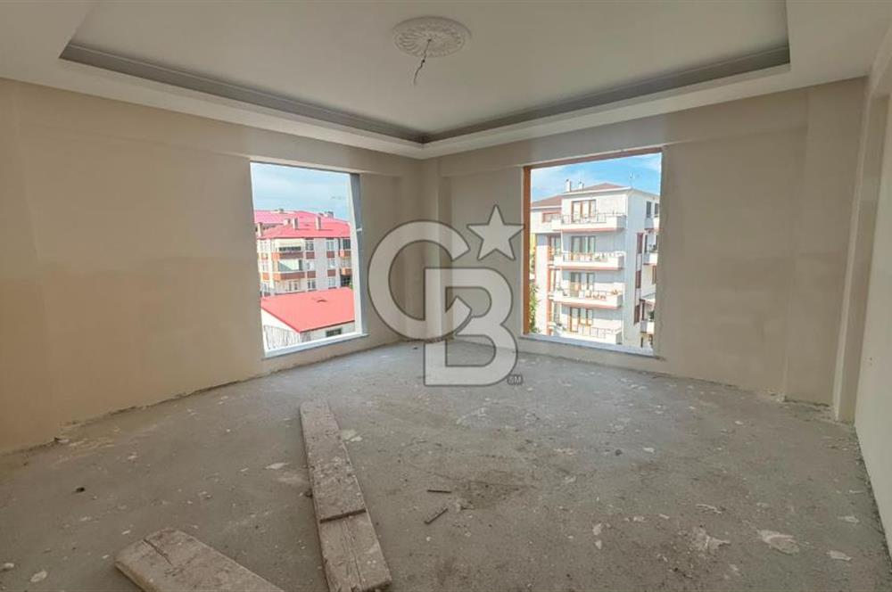ULAŞLIDA 3+1 ANA YOLA YAKIN SATILIK DENİZ MANZARALI ÇATI DUBLEKS