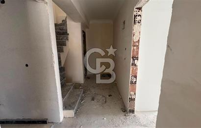 ULAŞLIDA 3+1 ANA YOLA YAKIN SATILIK DENİZ MANZARALI ÇATI DUBLEKS
