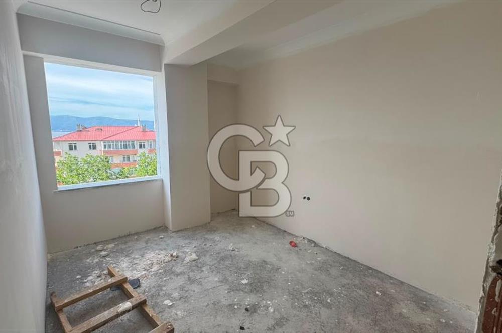ULAŞLIDA 3+1 ANA YOLA YAKIN SATILIK DENİZ MANZARALI ÇATI DUBLEKS