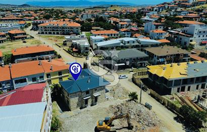 Foça Hacıveli Mah. Satılık 2+1 Bahçeli Dubleks Villa