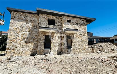 Foça Hacıveli Mah. Satılık 2+1 Bahçeli Dubleks Villa