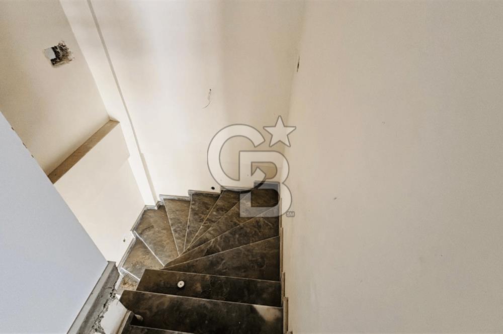 Foça Hacıveli Mah. Satılık 2+1 Bahçeli Dubleks Villa