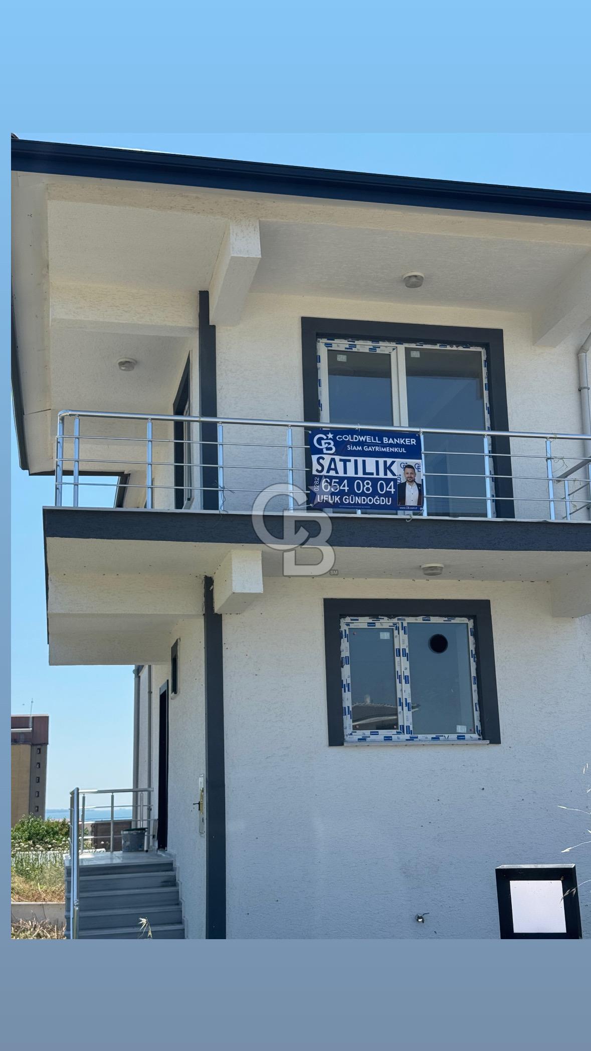 Yenicede Deniz Manzaralı Lüks ikiz Villa 430m2 Arsa İçinde