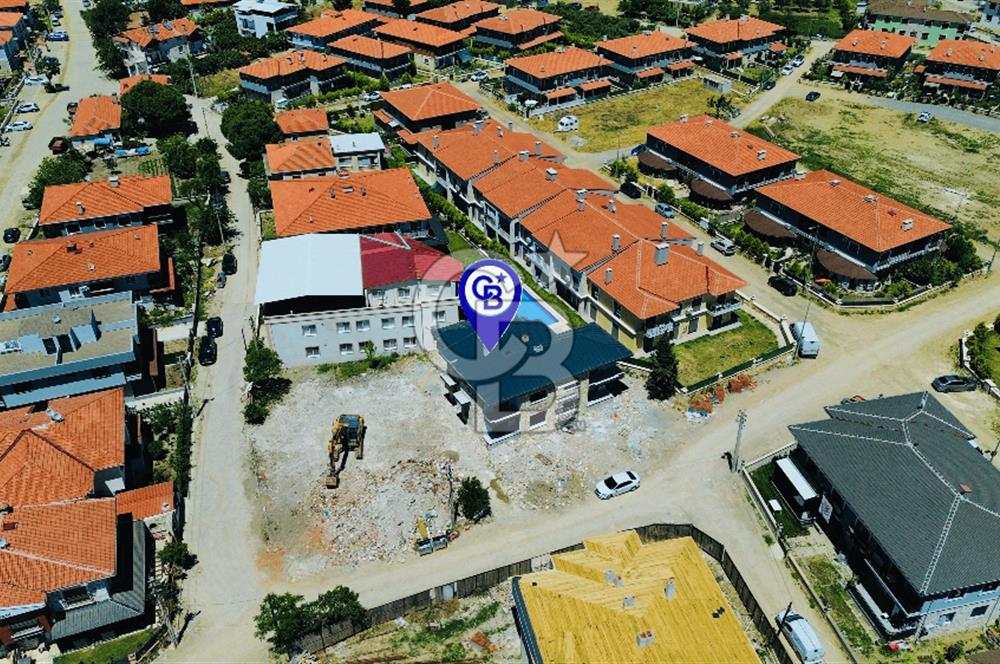Foça Hacıveli Mah. Satılık 2+1 Bahçeli Dubleks Villa