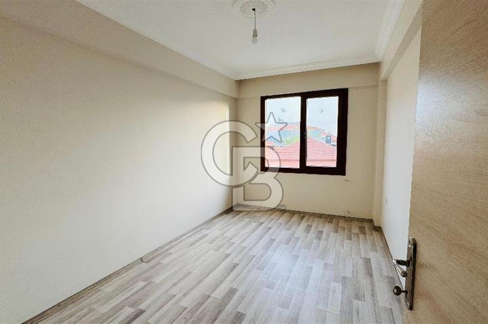 Foça Kazım Dirik Mahallesinde 2+1 Kiralık Bahçe Katı Daire