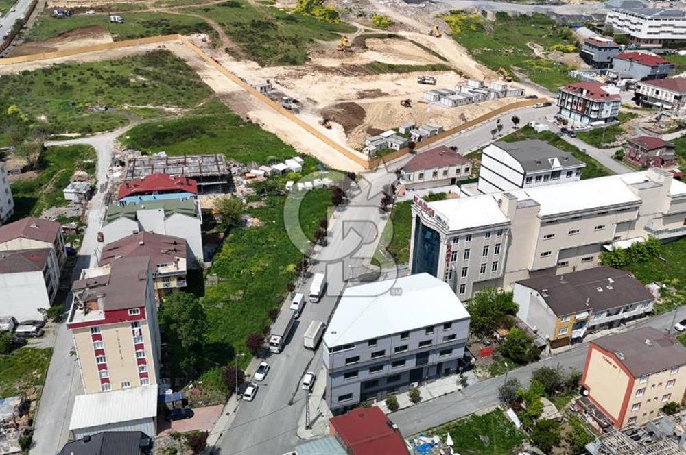 SATILIK ARNAVUTKÖY TAŞOLUK"DA 6 KATLI YÜK ASANSÖRLÜ TİCARİ BİNA