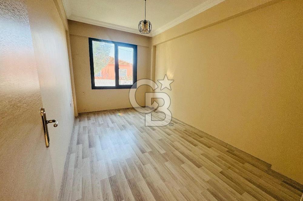 Foça Kazım Dirik Mahallesinde 2+1 Kiralık Bahçe Katı Daire