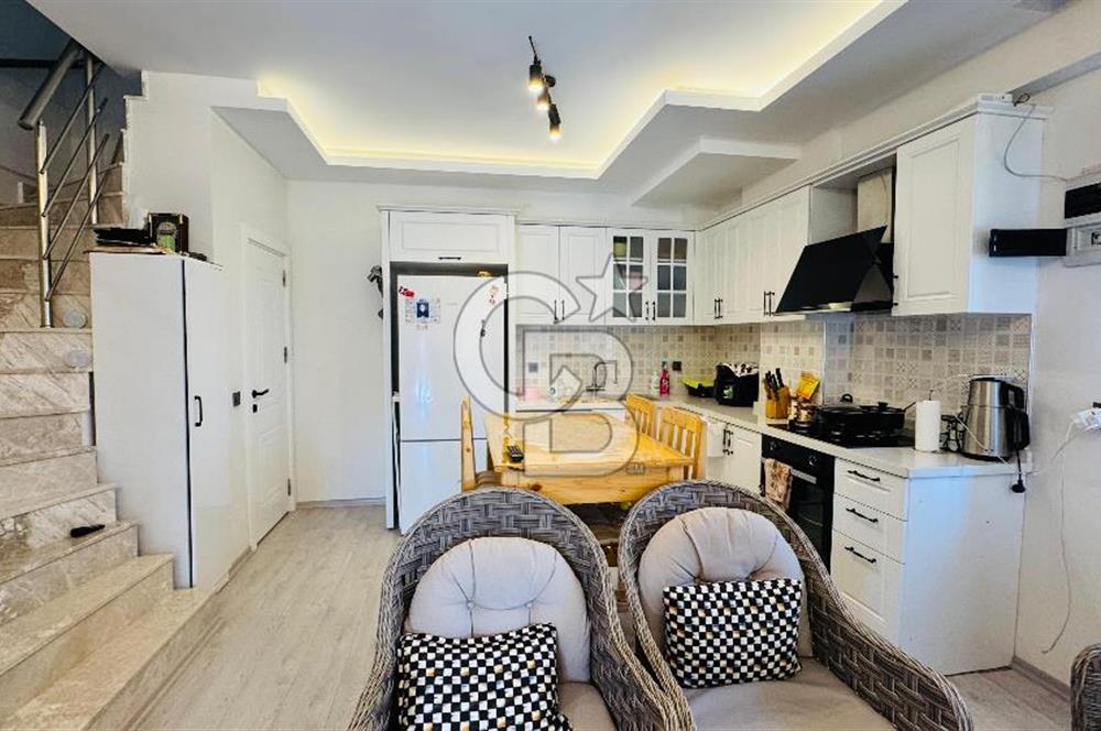 Foça Hacıveli Mah. 2+1 Eşyalı Kiralık Dubleks Villa