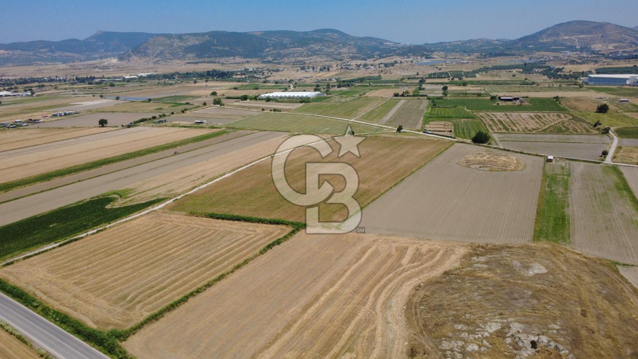 GERENKÖYDE 28727m2 SATILIK TEK TAPU YOLA CEPHE SUYU OLAN TARLA