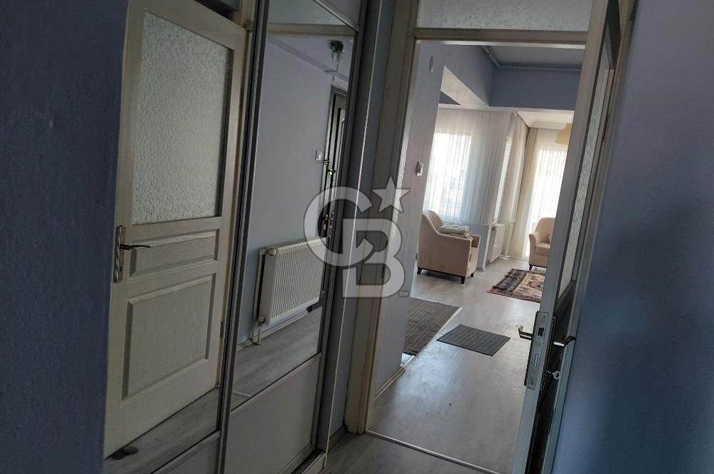 Buca Menderes Caddesi Eşyalı 2+1 Satılık Daire