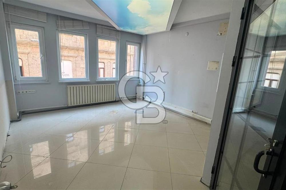 KUNDURACILAR CAD. YANGIN YÖNETMELİĞİNE UYGUN KİRALIK OFİS