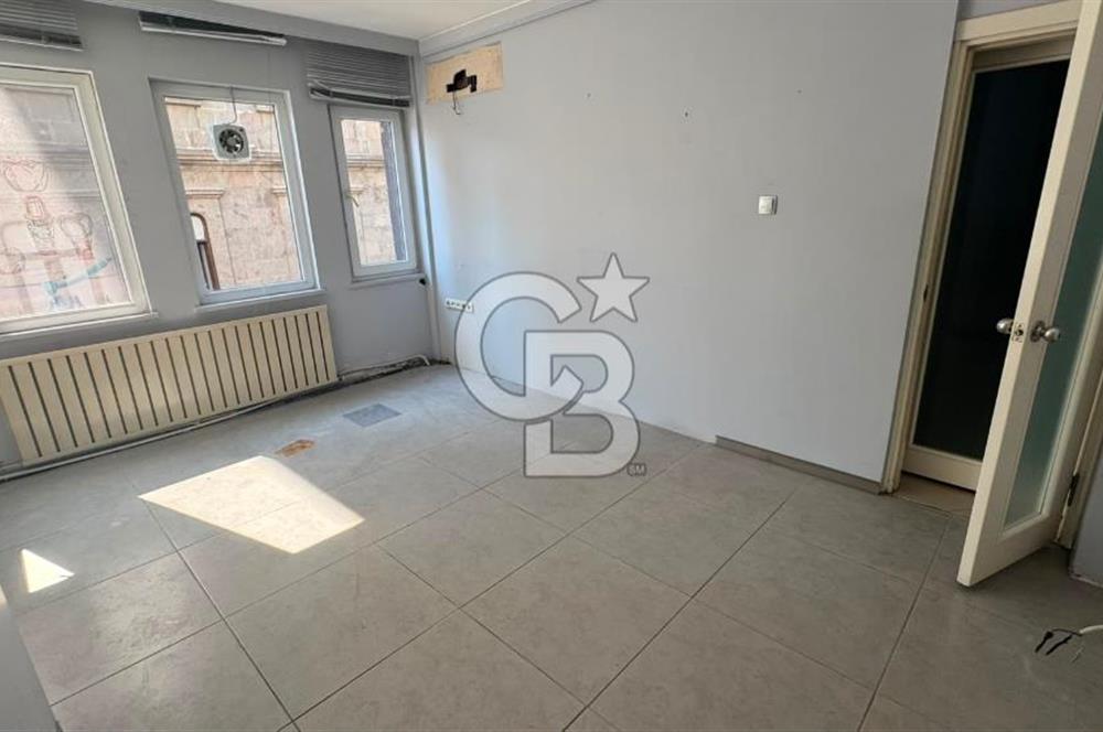 KUNDURACILAR CAD. YANGIN YÖNETMELİĞİNE UYGUN KİRALIK OFİS