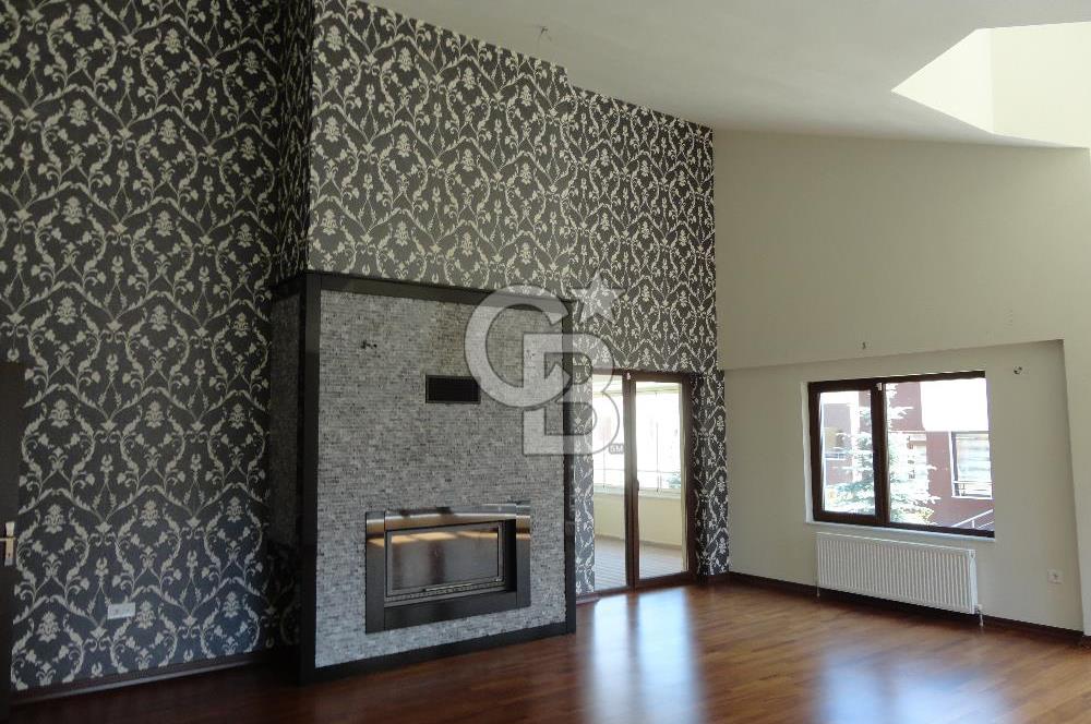 Tulumtaş Metel Ladin'de,7/24 Güvenlikli, Full yapılı, 5+2 Triplex Satılık Villa