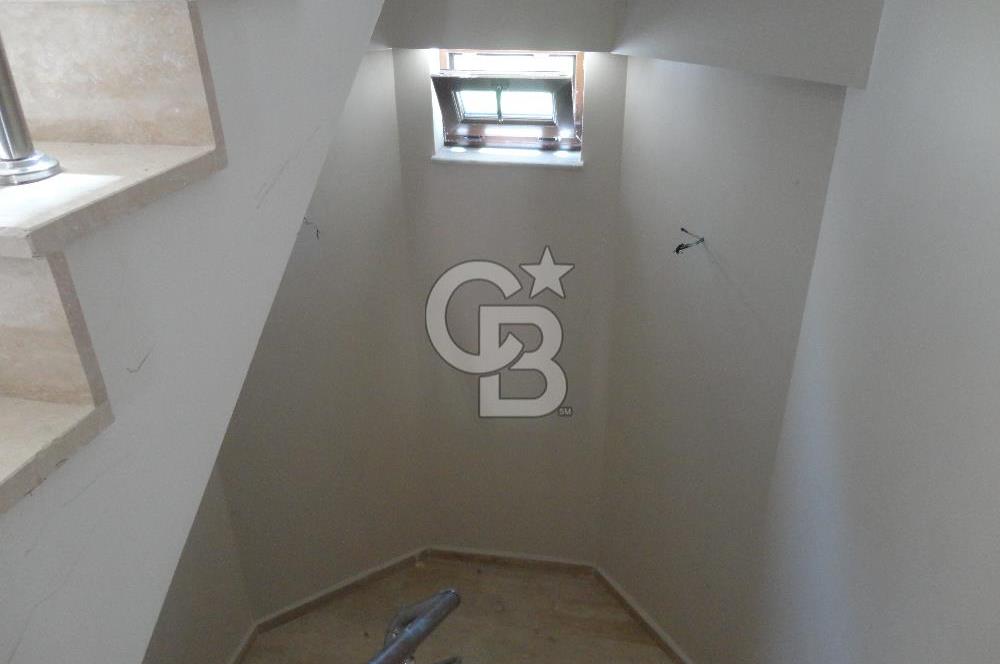 Tulumtaş Metel Ladin'de,7/24 Güvenlikli, Full yapılı, 5+2 Triplex Satılık Villa