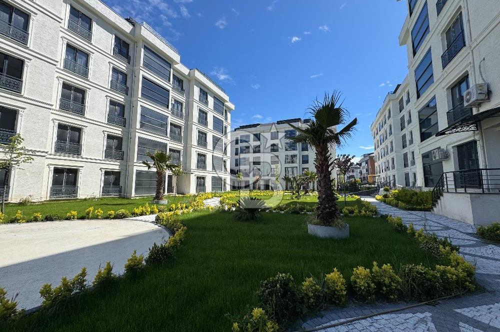 ARNAVUTKÖY'DE LÜKS SİTE İÇERİSİNDE SIFIR 2+1 SATILIK DAİRE