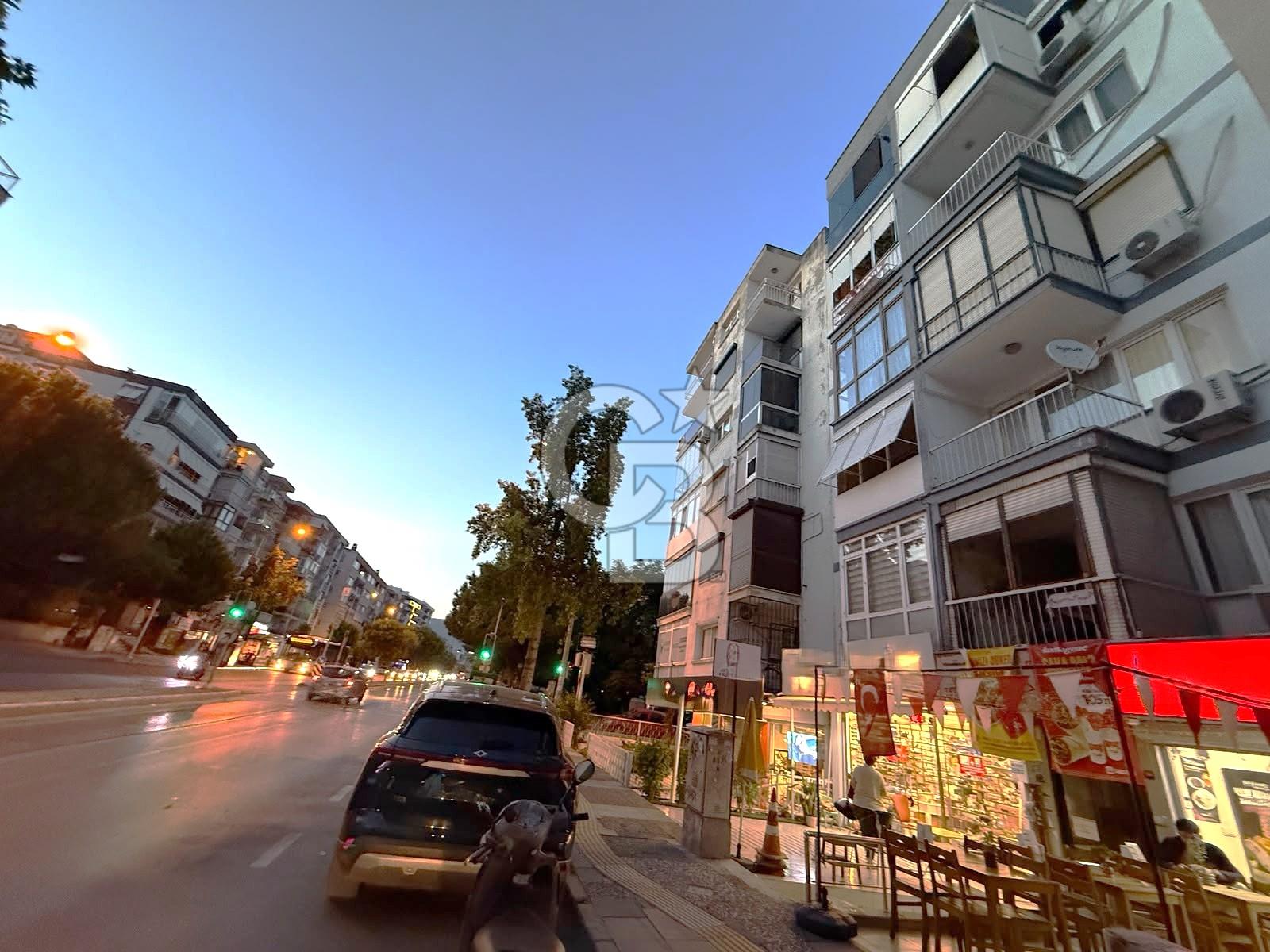 Girne Caddesi Üzerinde Merkezi Konumda Kiralık Daire