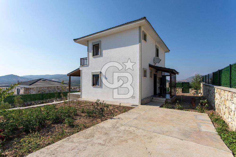 Foçaköy'de Satılık Müstakil Bahçeli 3+1 Villa